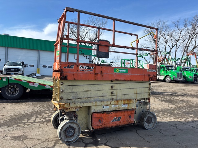 2016 JLG 2632ES Electric Scissor Lift (Inoperable) 2016 JLG 2632ES Electric Scissor Lift (Inoperable)