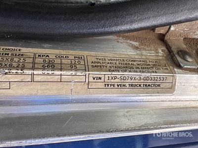 2016 Peterbilt 365 6x4 T/A Camión dumper