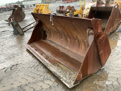 JRB 114 in Multi-Purpose Wheel Loader Bucket