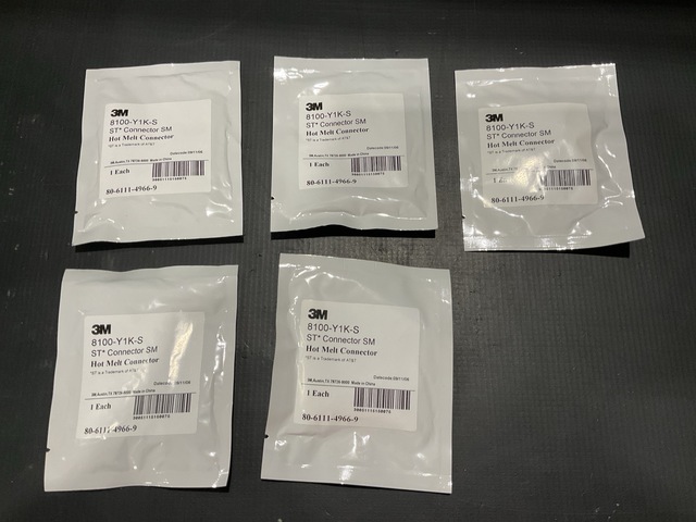 (1,000) 3M 8100-Y1K-S Yellow Boot Hot Melt Connectors
