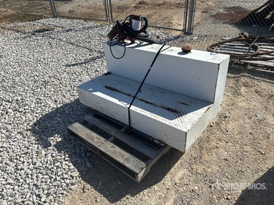 Steel Transfer Tank w/pump