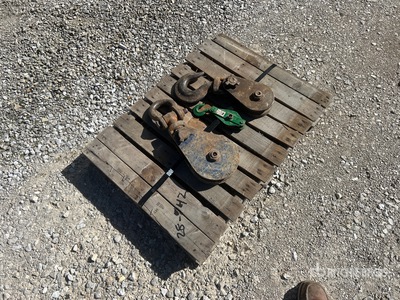 Quantity of (3) Snatch blocks