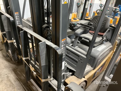 2019 Cat 2ET2500 2500 lb Montacargas Electrico / Elektryczny wózek widłowy