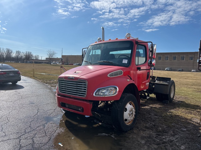 2007 Freightliner 4x2 S/A Day Cab Truck Tractor (Inoperable)