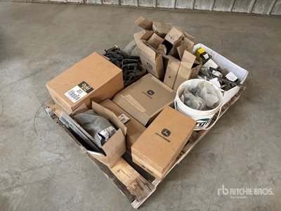 Quantity of Assorted John Deere Header Parts Pièces diverses