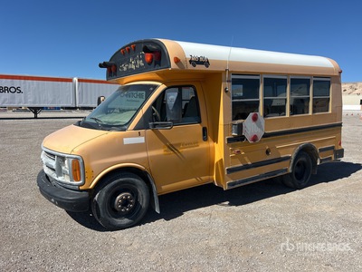 2000 Chevrolet Express 4x2 13-Seat Mini Bus
