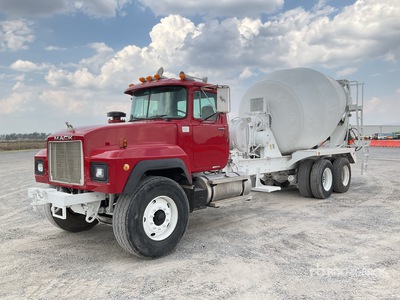 1999 Mack RD688S 6x4 Camion Revolvedora de Concreto / Mixer Truck