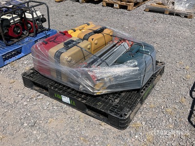 Quantity of (5) Lote de Equipo de Topografia / Surveying Equipment