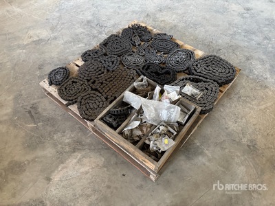 Quantity of Assorted Roller Chains Pièces diverses