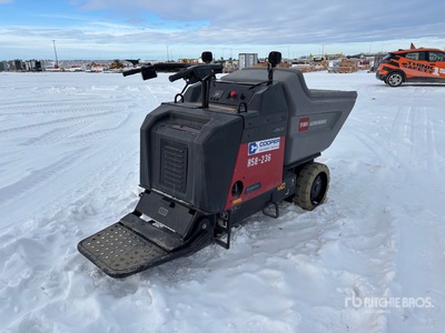 2024 Toro E2500 Stand-On Electric Chariot à béton