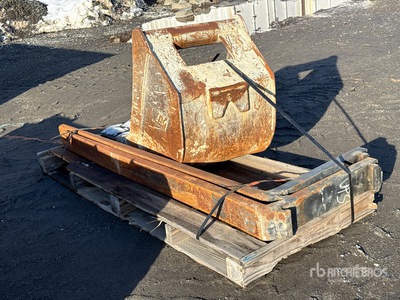 72 in Lift truck 72" forks comes with 24" Excavator Bucket Divers - accessoires pour chariot élévateur