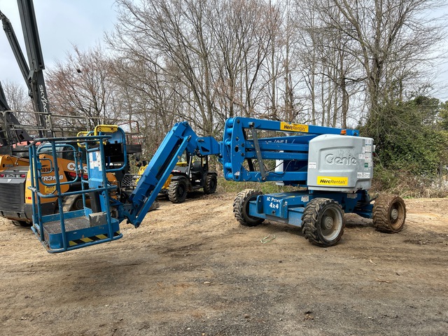 2018 Genie Z-45/25J 4WD Diesel Articulating Boom Lift