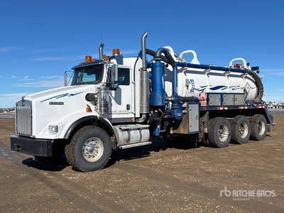 2005 Westech on 2006 Kenworth T800 8x6 Vacuum Tanker Truck