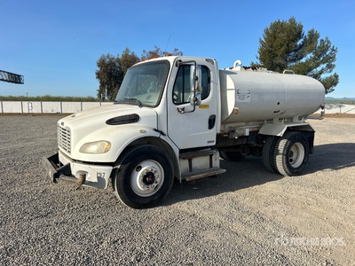2006 Freightliner M2 106 4x2 Camion à eau