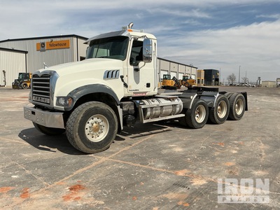 2013 Mack GU713 8x4 Cabina per trattore stradale 3 assi