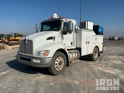 2016 Kenworth T270 4x2 サービスカー