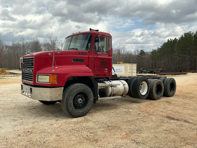 1995 Mack CH613 8x4 Cab and Chassis 1995 Mack CH613 8x4 Cab and Chassis