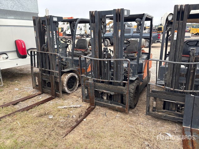 2020 Doosan G30N7 5500 lb Pneumatic Tire Forklift
