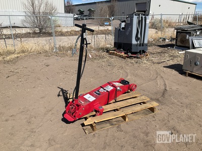 American Forge & Foundry 3135 Air/Hydrualic Long-Chassis 10-Ton Jack