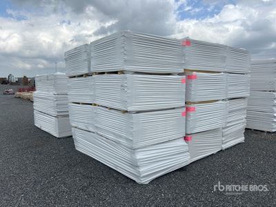 Quantity of Polyiso Insulation Boards معدات بناء متنوعة