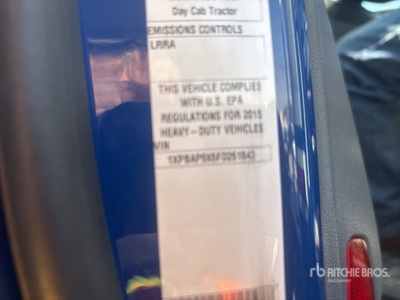 2015 Peterbilt 579   S/A Day Cab Truck Tractor