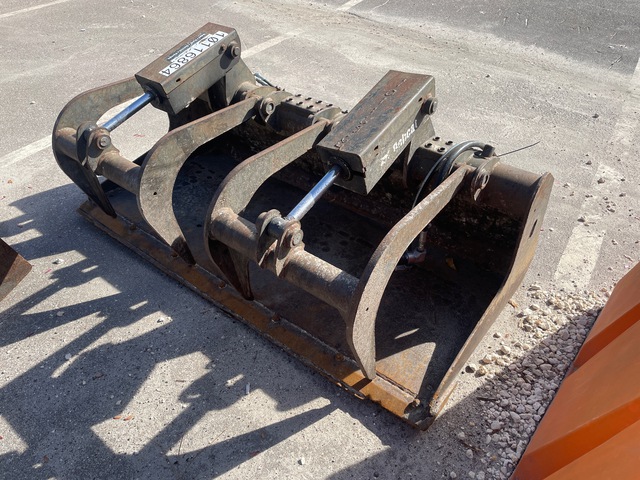 2018 Bobcat 7168340 68 in Skid Steer Grapple Bucket