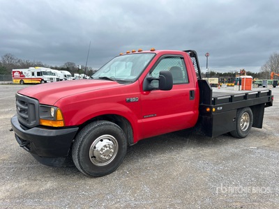 2001 Ford F-350 4x2 Camion à Plateau