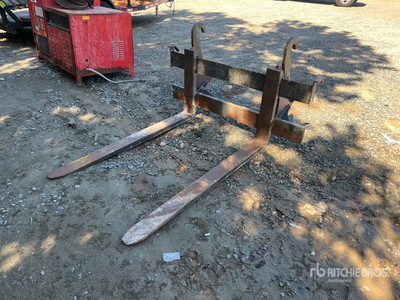 John Deere 37 in Forche per terna