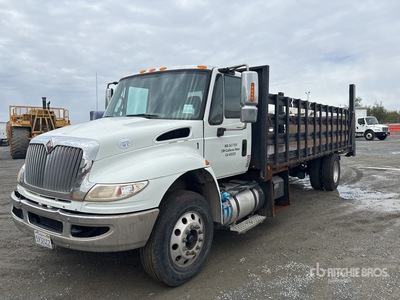 2014 International DuraStar 4300 4x2 Flatbed Truck