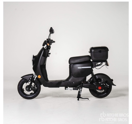 2024 Italia Ultra 2024 Gio Italia Ultra Scooter (Unused)