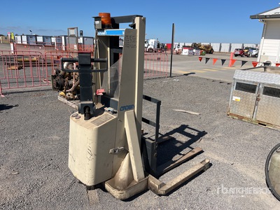 Crown 20MT90A Electric Stacker