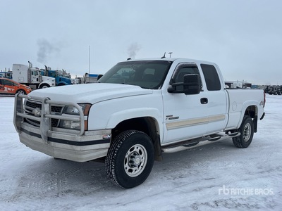 2005 Chevrolet Silverado 2500HD LT 4x4 Extended Cab Pick Up
