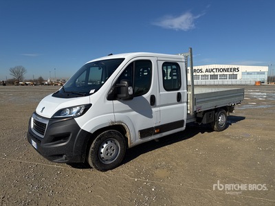 Peugeot Boxer Crew Cab 2.0 BLUEHDI 140CV Ciężarówka z płaską platformą