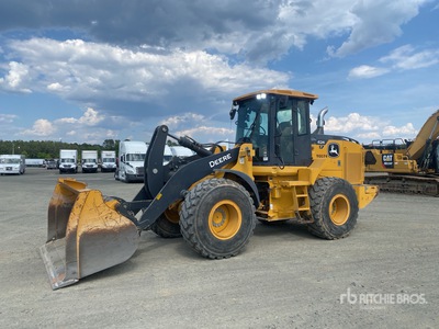 2021 John Deere 624P Pala gommata