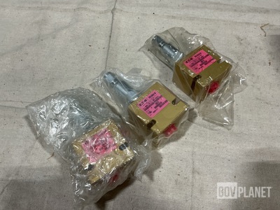 (13) Eaton RV5-10-C-8H-35/26 Safety Relief Valves