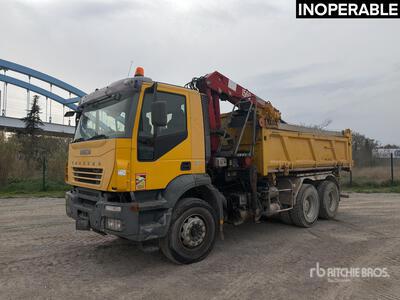 2007 HMF 1560K2 3475 kg Articulated Boom on 2006 Iveco Trakker 8x4 Camion Bi-Benne Avec Grue Camión Dumper con Grúa (Inoperable)