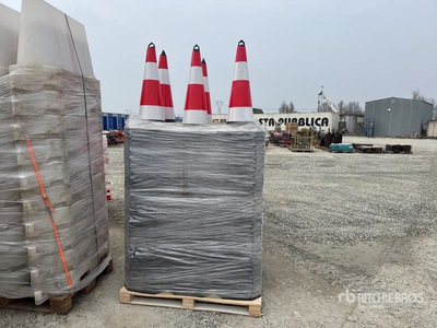 Quantity of (250) 2025 SDLANCH IRSTC Safety Traffic Cones Verkeersborden (Unused)