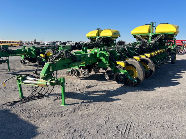 2019 John Deere 1770 24 Row Planter