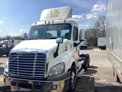 2014 Freightliner Cascadia 113 6x4 Day Cab Truck Tractor