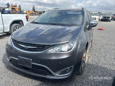 2018 Chrysler Pacifica Hybrid Minivan (Inoperable)