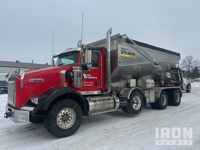 Bay-Lynx Ultralite on 2016 Kenworth T800 Diamond 8x4 Autocarro spandipietrisco