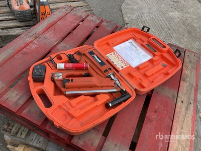 Paslode IM350/90CY Nail Gun