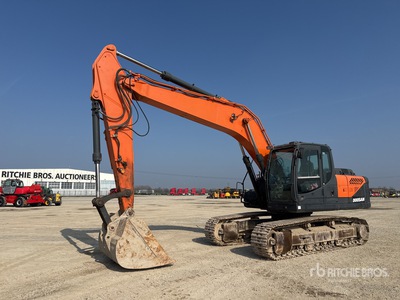 2011 Hyundai Robex 210NLC-9 Tracked Excavator