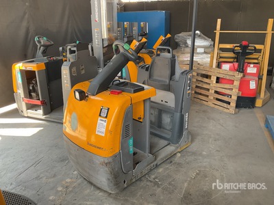 2016 Jungheinrich EZS 350NA Montacargas Electrico de Patin / Electric Tractor de remolque