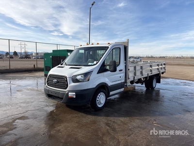 2015 Ford T-350 4x2 Flatbed Truck