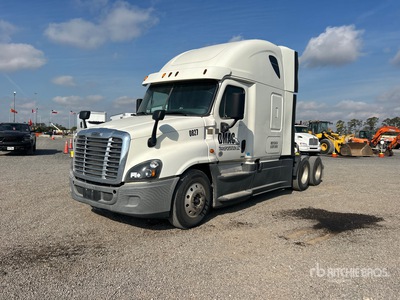 2015 Freightliner Cascadia 125 6x4 T/A Slaapcabine Trekker