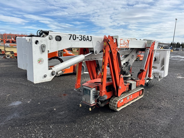 2018 Easy-Lift 70-36 Crawler Diesel Articulating Boom Lift
