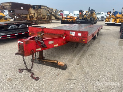 2004 Talbert 24 ft T/A مقطورة معدات