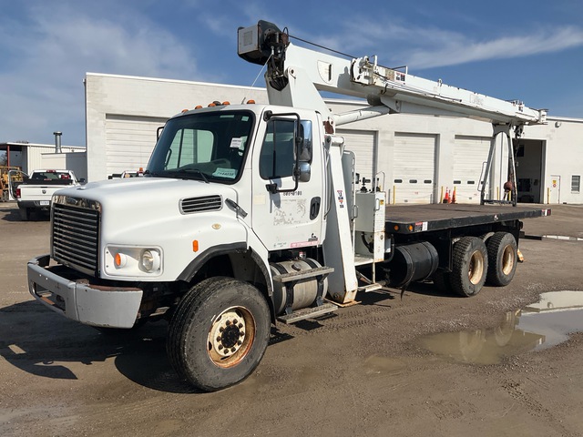 Altec AC18-70 Straight Boom on 2007 Freightliner M2 106 6x6 Boom Truck