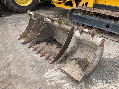 Quantity of (3) Digging 6 Ton. 900,600,280mm Cazo para excavadora